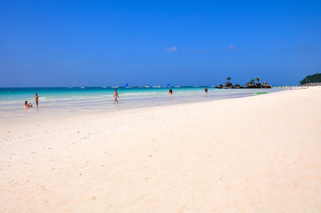 Boracay Beach Club Balabag  Exterior photo